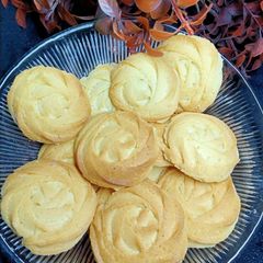 A picture of Danish Butter Cookies.