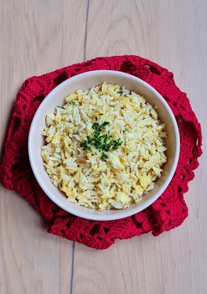 Una foto de Arroz con huevo 🍚 🥚Receta base con opcionales 🍚 🥚 Simple, económica, fácil, nutritiva, saciante