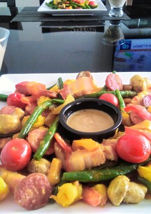 Una foto de Revuelto de embutidos y verduras con cúrcuma 👍🇵🇪