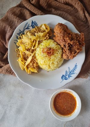 Foto resep Nasi Kuning Ayam Crispy
