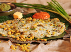 A picture of Akki Roti/Thalipeet/Rice Roti.