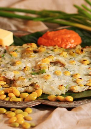 A picture of Akki Roti/Thalipeet/Rice Roti.