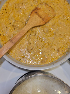 A picture of Creamy pork chops.