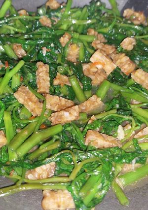 Foto resep Cah kangkung teriyaki bawang
