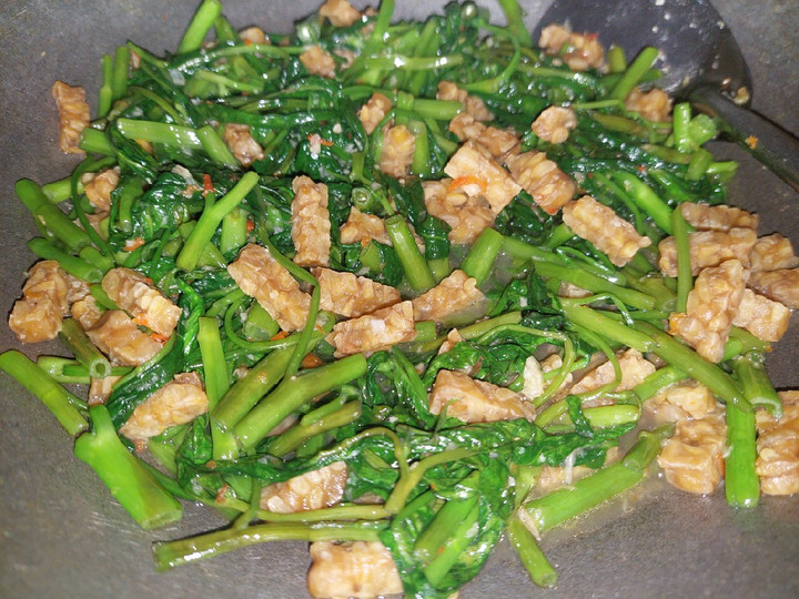 Langkah Mudah untuk Membuat Cah kangkung teriyaki bawang yang Lezat