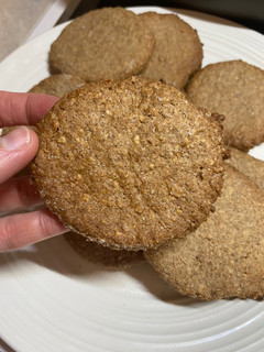 Una foto de Galletas de canela, harina integral y avena