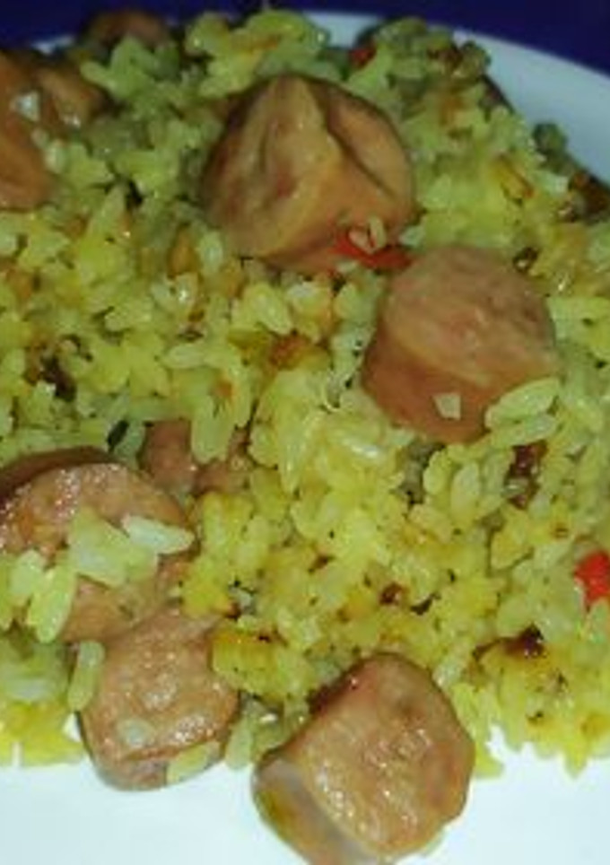 Una foto de Arroz con salchichas