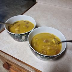 A picture of Pea and Ham Soup.