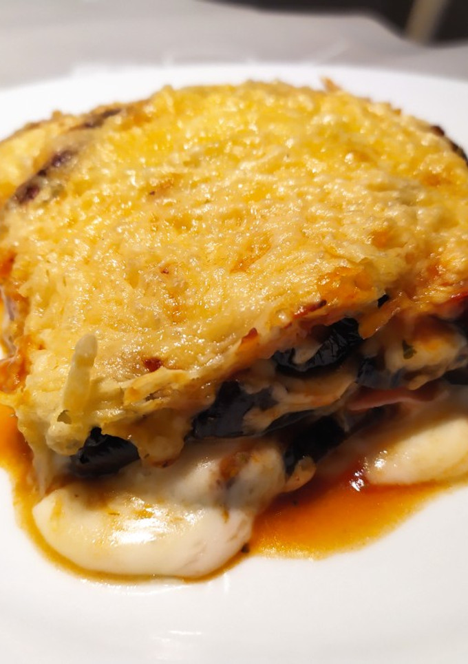 Una foto de Lasaña de berenjena, jamón York y queso en airfryer