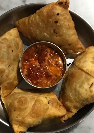 A picture of Chinese samosa.