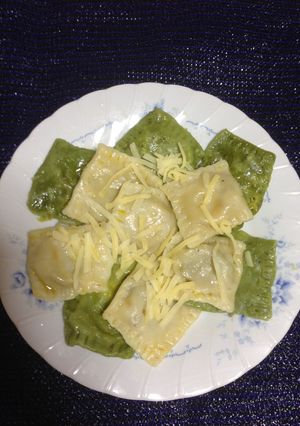 Una foto de Ravioles Relleno Con Champiñones, Calabaza, queso!