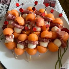 A picture of Cantaloupe scewer.
