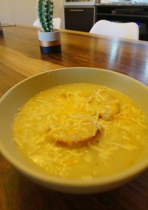 Una foto de Sopa de cebollas o vichyssoise
