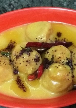 A picture of Punjabi Pakoda Kadhi.