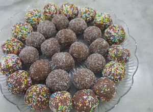 صورة لوصفة بوبس كيك روووعة وبثلاث مكونات فقط 👌 😋 👍 🍭🍭