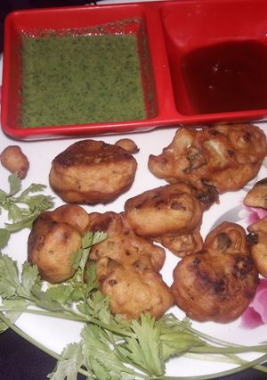 Aloo ke Pakode रेसिपी मुख्य फोटो