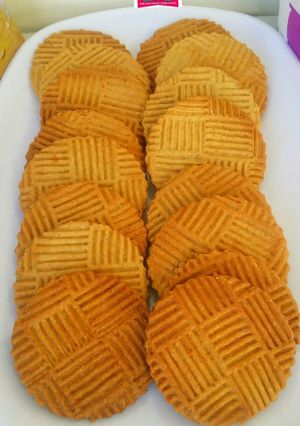 A picture of Oats, Whole grain wheat flour, honey and Cardamom biscuits.