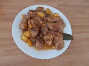 Una foto de conejo en salsa