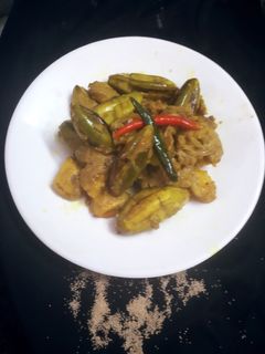 পটল পেঁয়াজ পোস্ত (patol peyaj posto recipe in Bengali) রেসিপির প্রধান ছবি