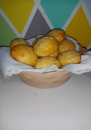 Una foto de Bollos rellenos de queso 👌