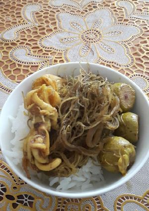 Hình của món Hái sản nấu trái sung và rau câu.