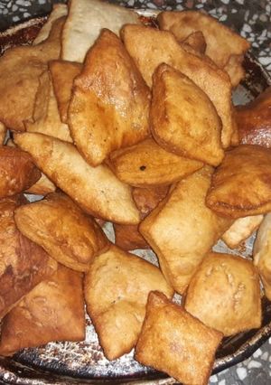 Una foto de Tortas fritas cuadraditas como en Sauce