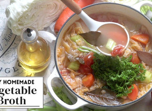 【視頻】萬用蔬菜高湯底/ 西式餐廳蔬菜高湯美味祕訣！ 的食譜成品照片