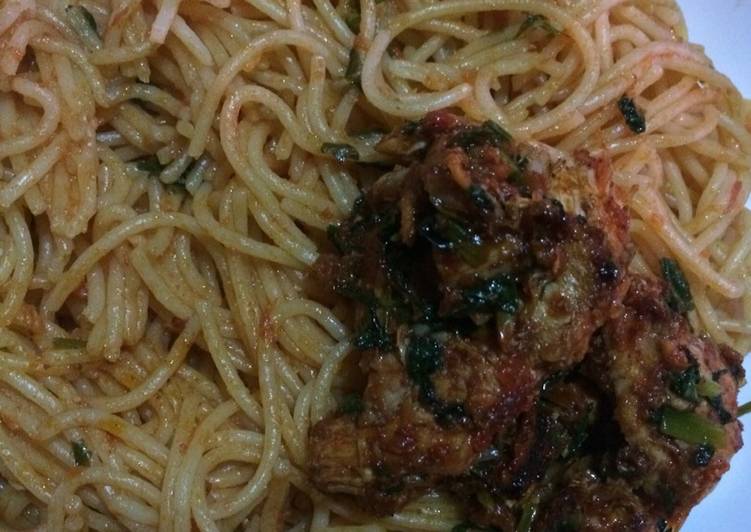 Recipe: Appetizing Garlic spaghetti and cinnamon chicken #authormarathon