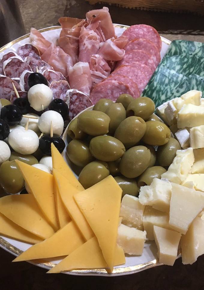 Смачна тарілка для компанії