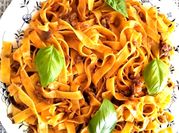 Una foto di basilico rosmarino