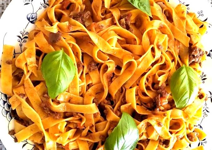 Tagliatelle al ragù di funghi