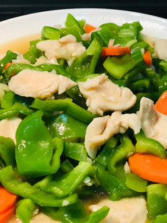 青椒炒嫩雞片/雞胸肉片 的食譜成品照片