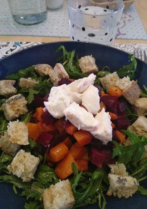 Une photo de Salade patate douce et batterave