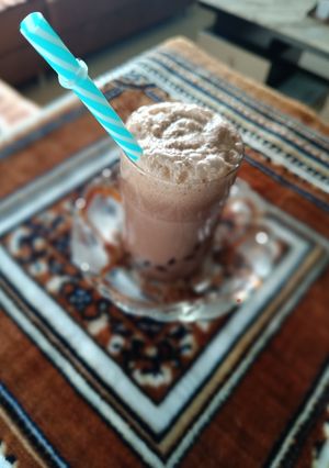 A picture of Hershey's chocolate and cocoa thick shake.