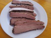 Una foto de tomillo o romero para la carne