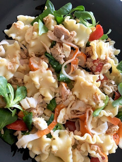 Una foto de Ensalada de pasta🥬