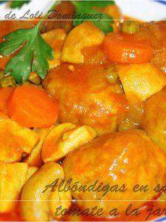 Una foto de Albóndigas en salsa de tomate a la jardinera