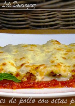 Una foto de Canelones de pollo con setas portobello