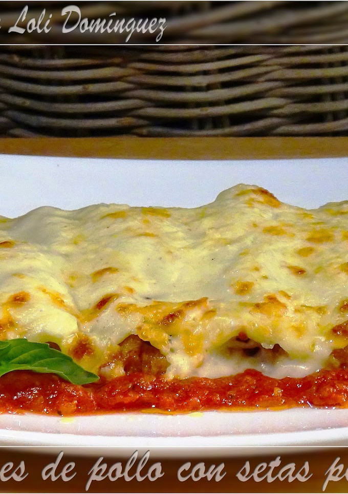Una foto de Canelones de pollo con setas portobello