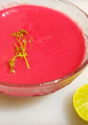 बीटरूट - गाजर शोरबा (beetroot gajar shorba recipe in marathi) रेसिपी चे मुख्य फोटो 