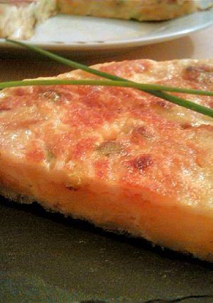 Una foto de Tortilla de ajetes con patatas