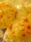 Huevos rellenos con bechamel