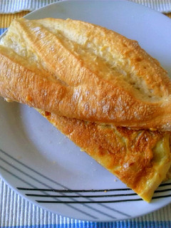 Una foto de Bocadillo de Tortilla para dos en domingo