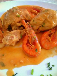 Una foto de Traseros de pollo con gambas