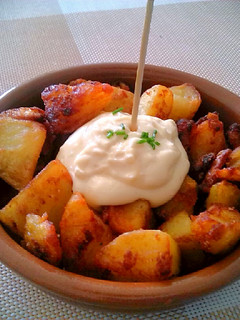 Una foto de Patatas con Allioli