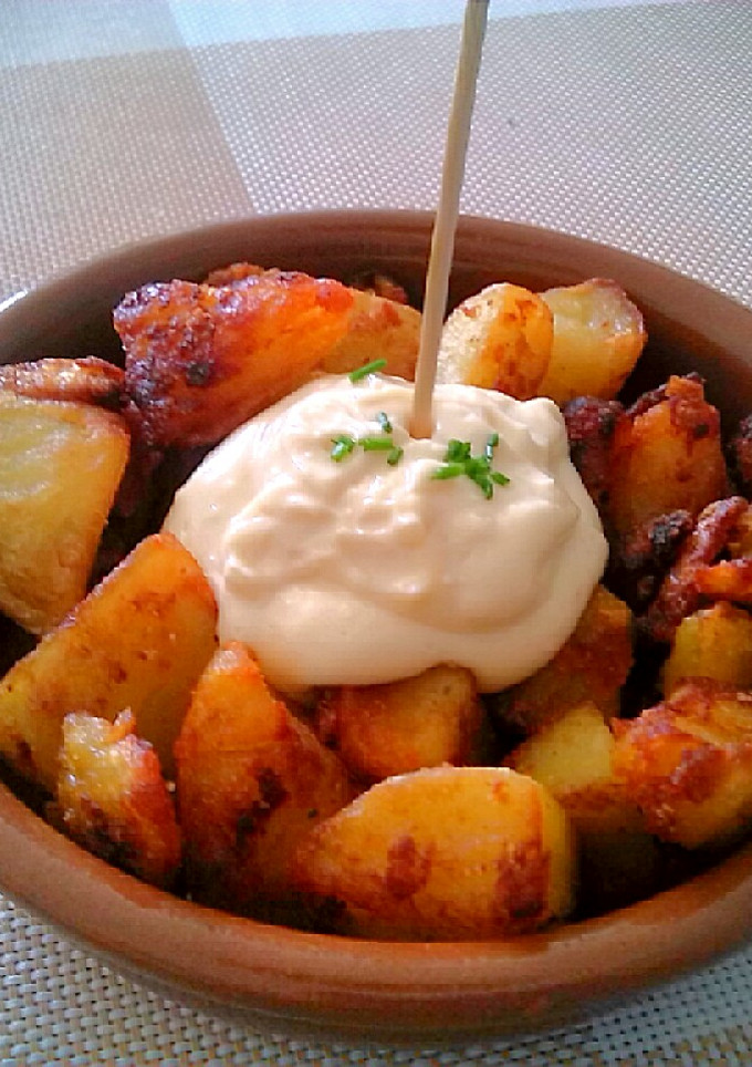 Una foto de Patatas con Allioli