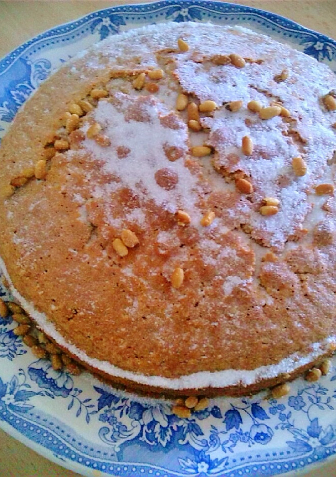 Una foto de Bizcocho de Almendras y Piñones