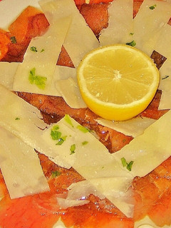 Una foto de Carpaccio de atún rojo