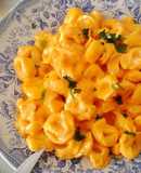 Tortellini de carne con salsa arrabbiata