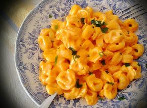 Foto principal de Tortellini de carne con salsa arrabbiata